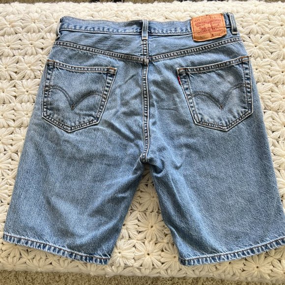 LEVI'S Classic Blue Denim 505 High Waisted Bermuda Jean Shorts - Picture 6 of 10